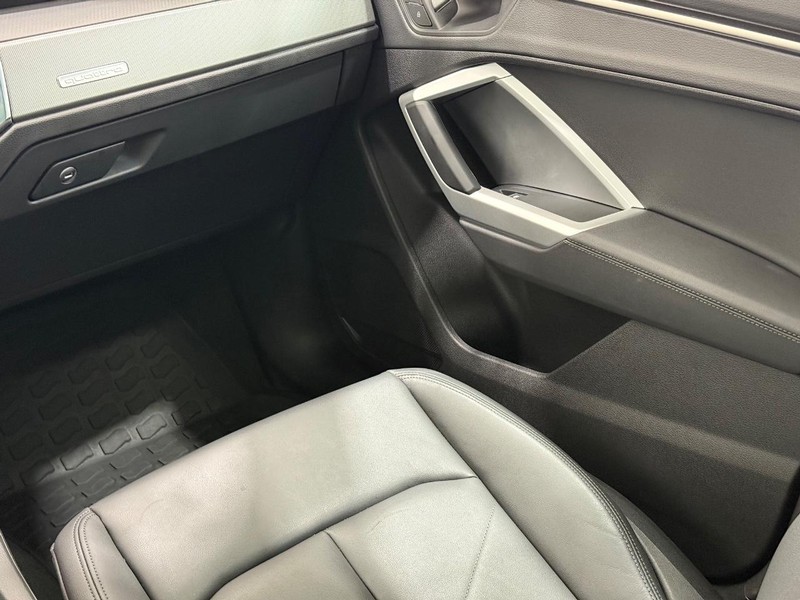 Audi Q3 Vehicle Image 14