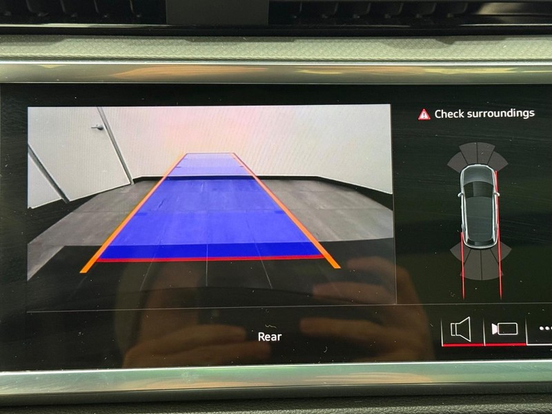 Audi Q3 Vehicle Image 18