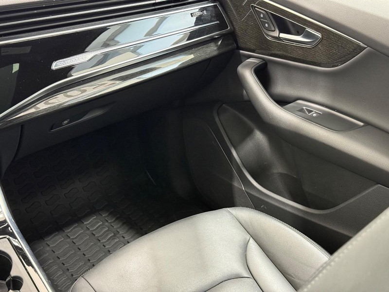Audi Q7 Vehicle Image 13