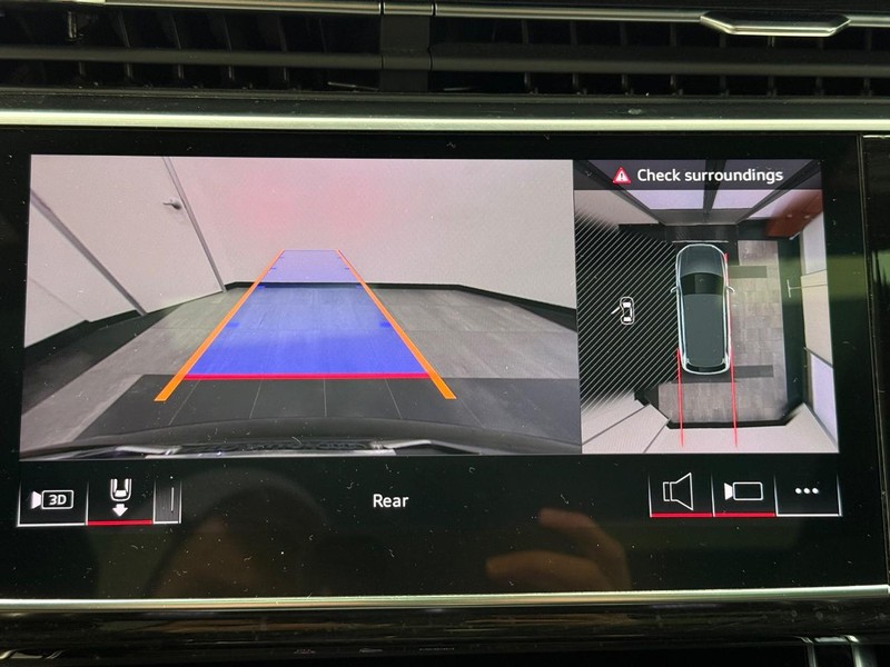 Audi Q7 Vehicle Image 18