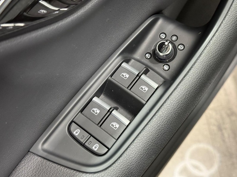 Audi Q7 Vehicle Image 20