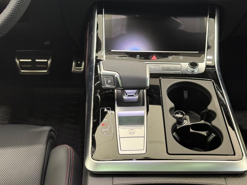 Audi Q8 Vehicle Image 7