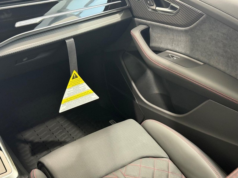 Audi Q8 Vehicle Image 9