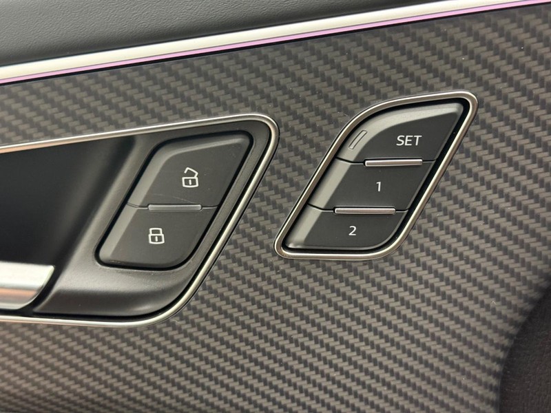 Audi Q8 Vehicle Image 10