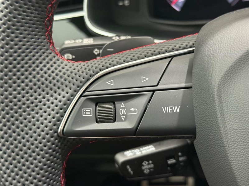 Audi Q8 Vehicle Image 11