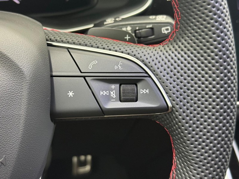 Audi Q8 Vehicle Image 12