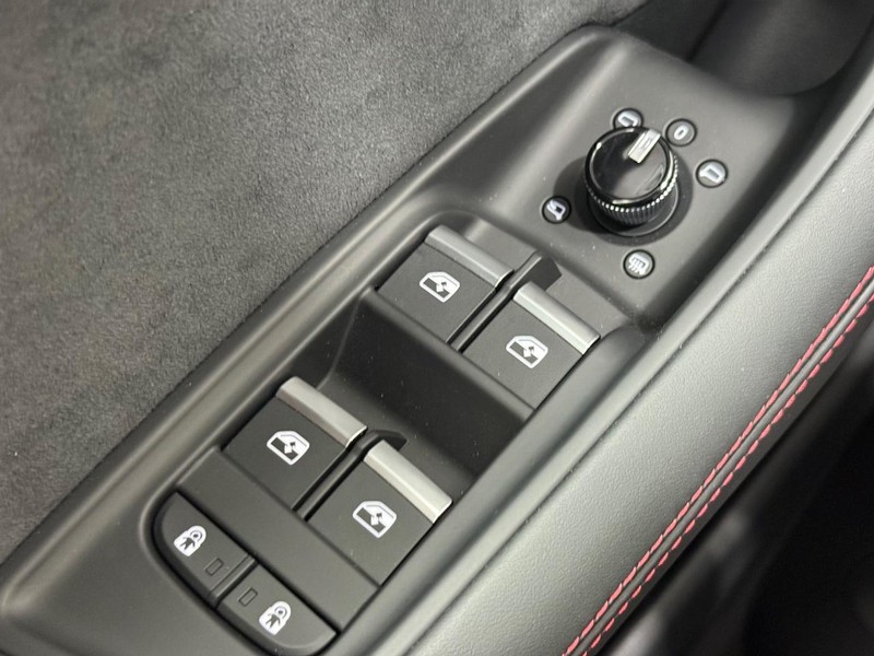 Audi Q8 Vehicle Image 15