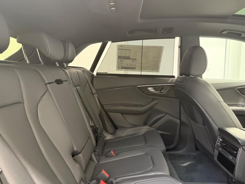 Audi Q8 Vehicle Image 4