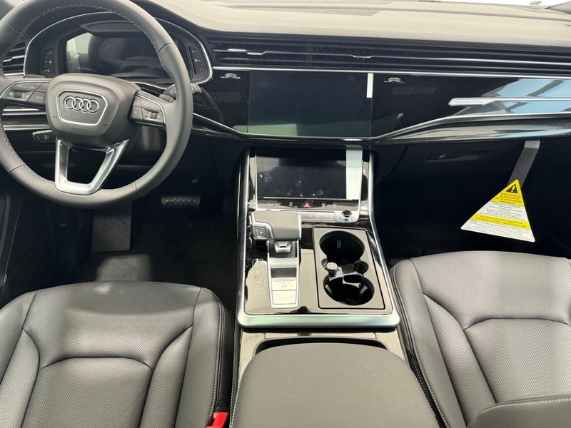 Audi Q8 Vehicle Image 5