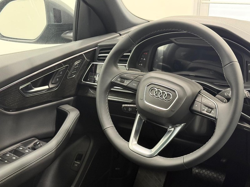 Audi Q8 Vehicle Image 8