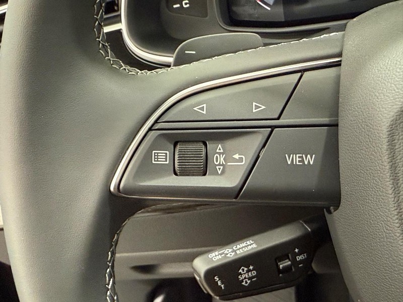 Audi Q8 Vehicle Image 11