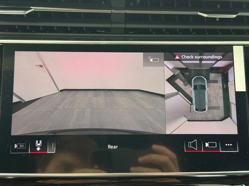 Audi Q8 Vehicle Image 13