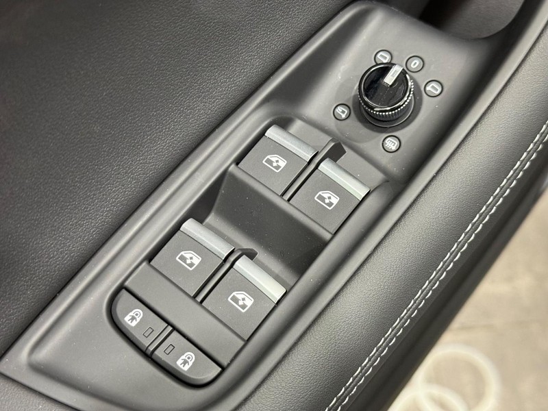 Audi Q8 Vehicle Image 15