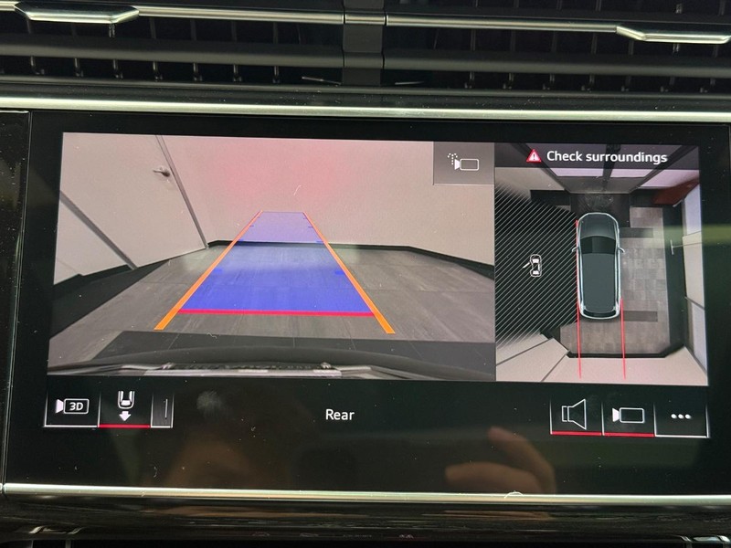 Audi Q7 Vehicle Image 13