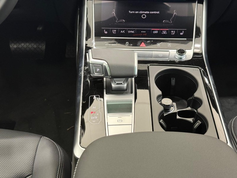 Audi Q8 Vehicle Image 7