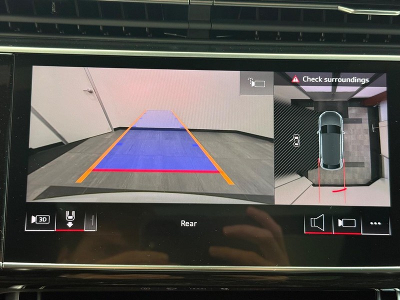 Audi Q8 Vehicle Image 13