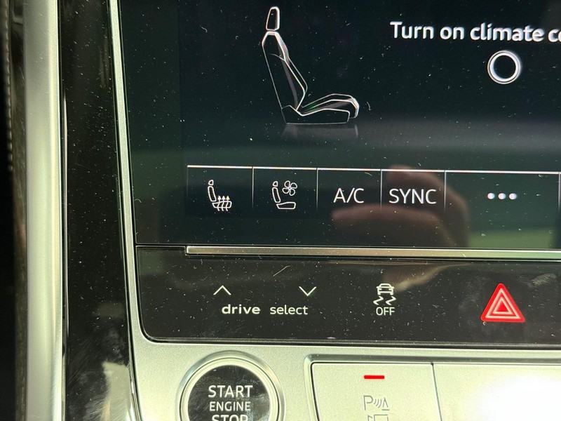 Audi Q8 Vehicle Image 14