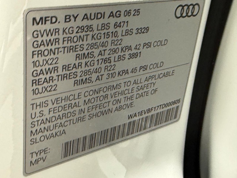 Audi Q8 Vehicle Image 15