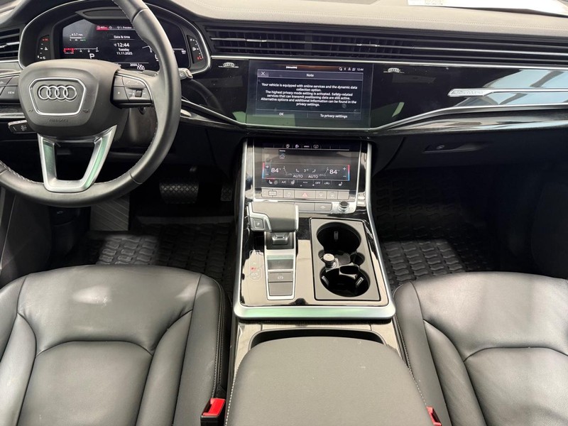 Audi Q8 Vehicle Image 9