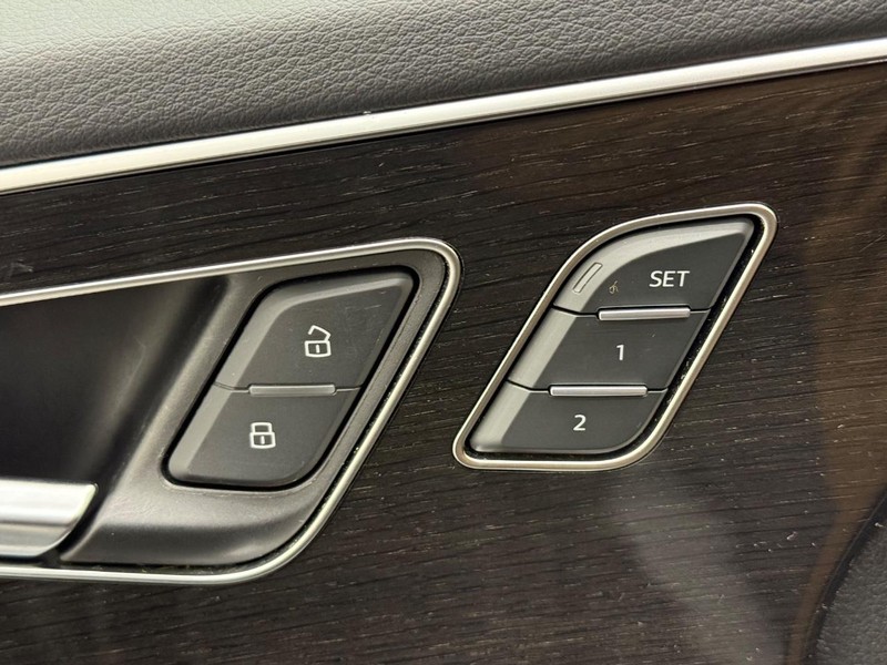 Audi Q8 Vehicle Image 14