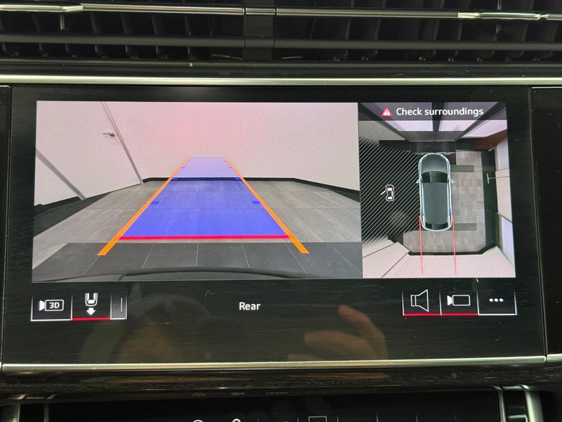 Audi Q8 Vehicle Image 18