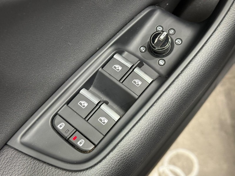 Audi Q8 Vehicle Image 20