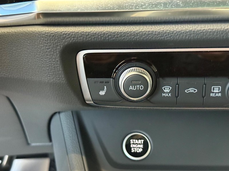 Audi Q3 Vehicle Image 12