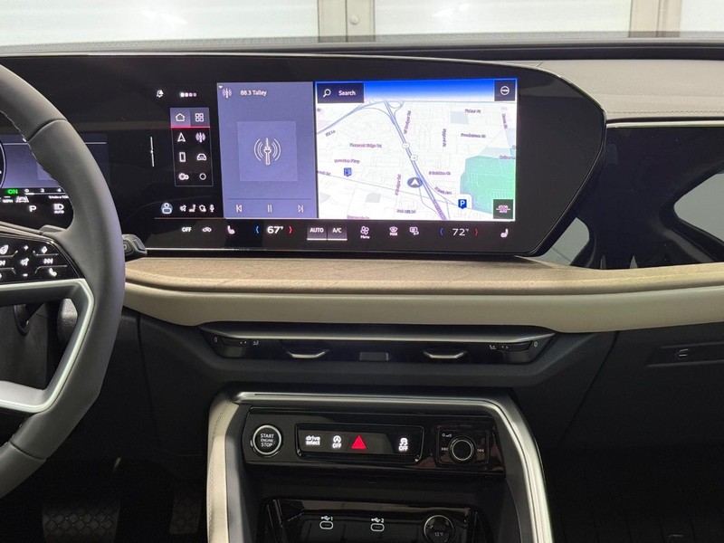 Audi Q5 Vehicle Image 6