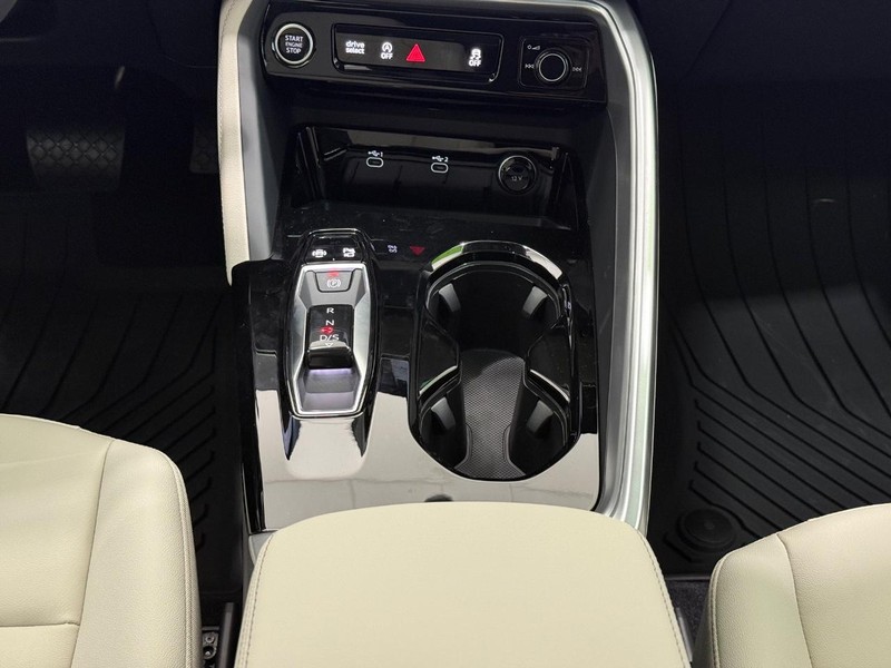 Audi Q5 Vehicle Image 7