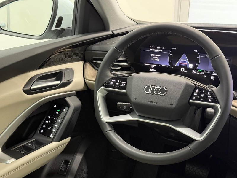 Audi Q5 Vehicle Image 8