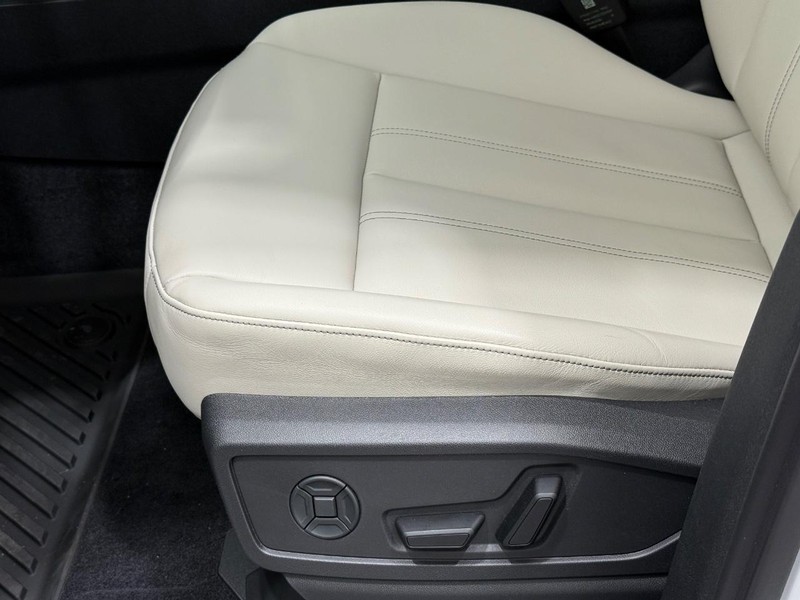 Audi Q5 Vehicle Image 15