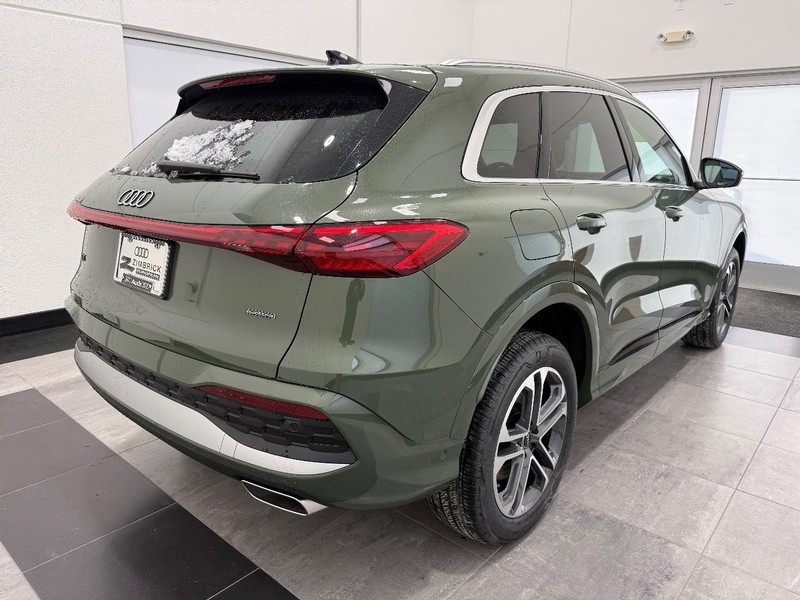 Audi Q5 Vehicle Image 2