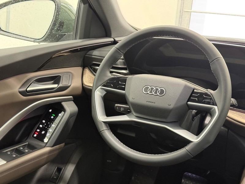 Audi Q5 Vehicle Image 8