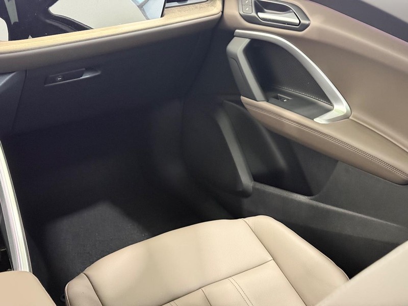 Audi Q5 Vehicle Image 9