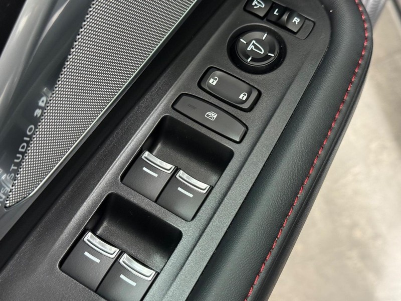 Acura RDX Vehicle Image 19