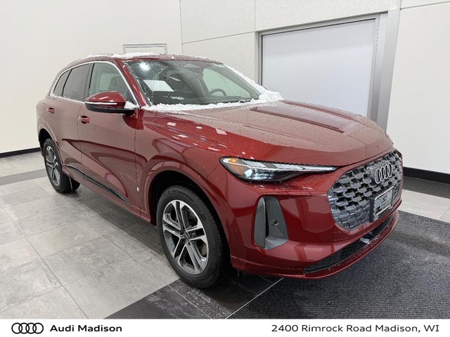 2025 Audi New Q5 Premium's photo