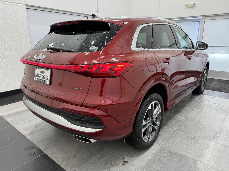 Audi Q5 Vehicle Image 2