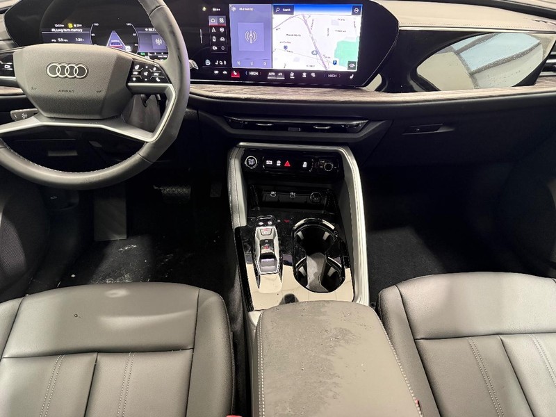 Audi Q5 Vehicle Image 5