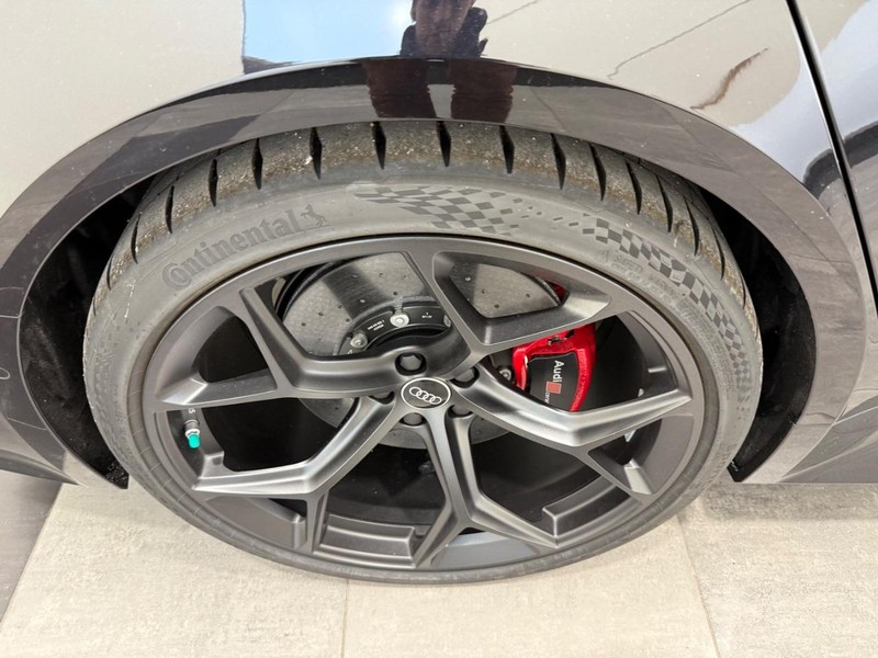 Audi RS 6 Avant Vehicle Image 3