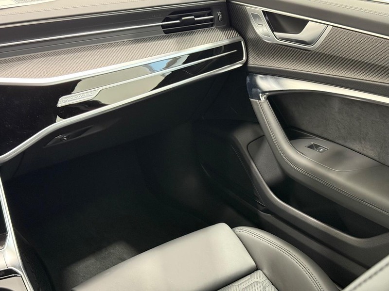 Audi RS 6 Avant Vehicle Image 9