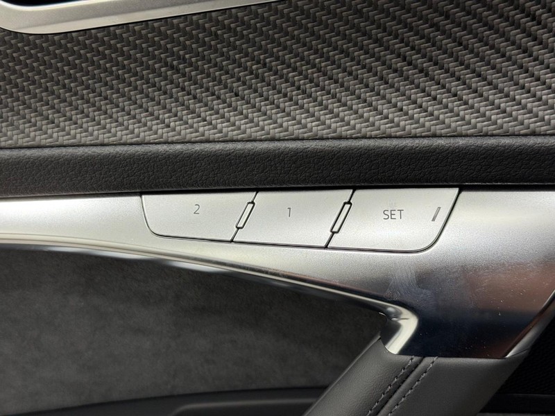 Audi RS 6 Avant Vehicle Image 10