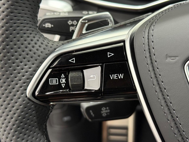 Audi RS 6 Avant Vehicle Image 11