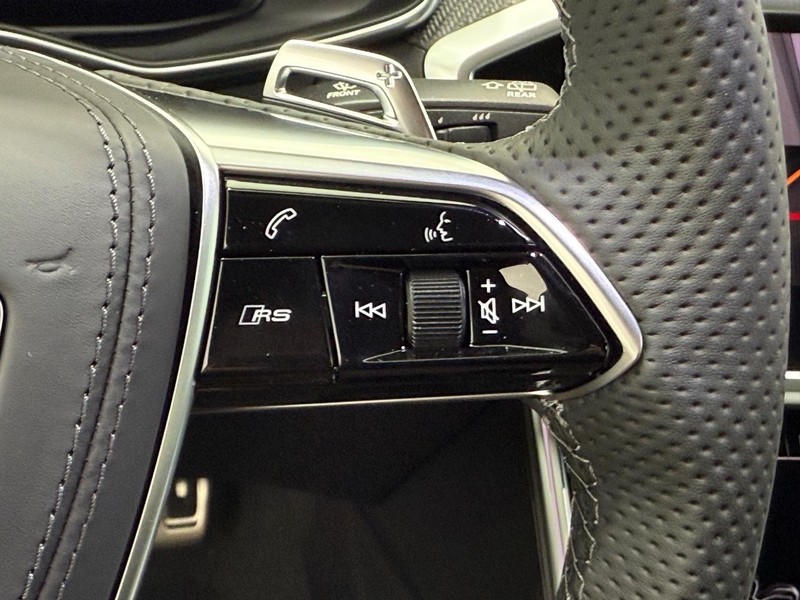 Audi RS 6 Avant Vehicle Image 12