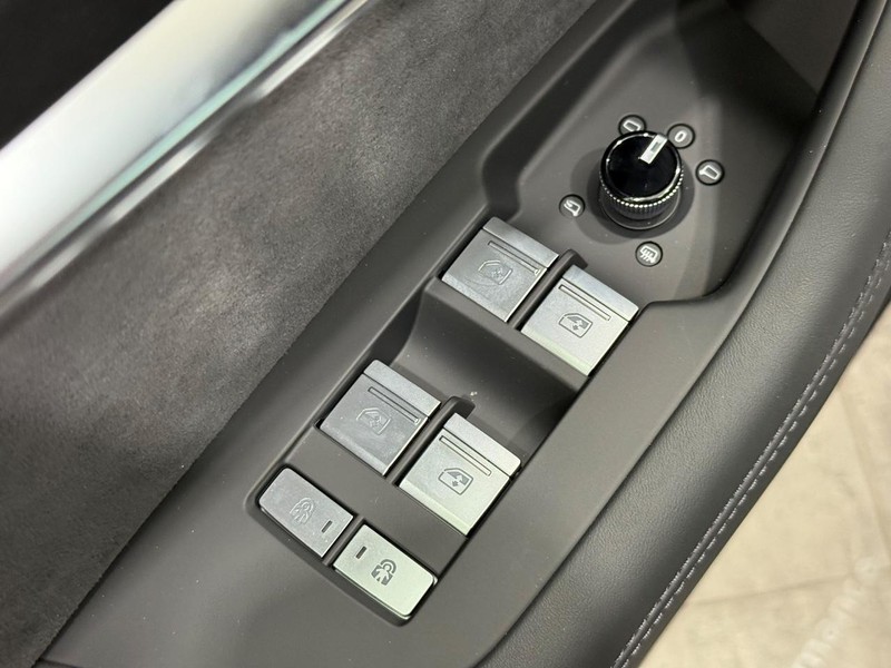 Audi RS 6 Avant Vehicle Image 15