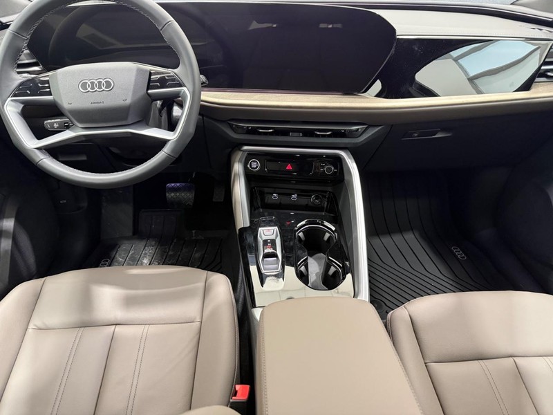Audi Q5 Vehicle Image 5