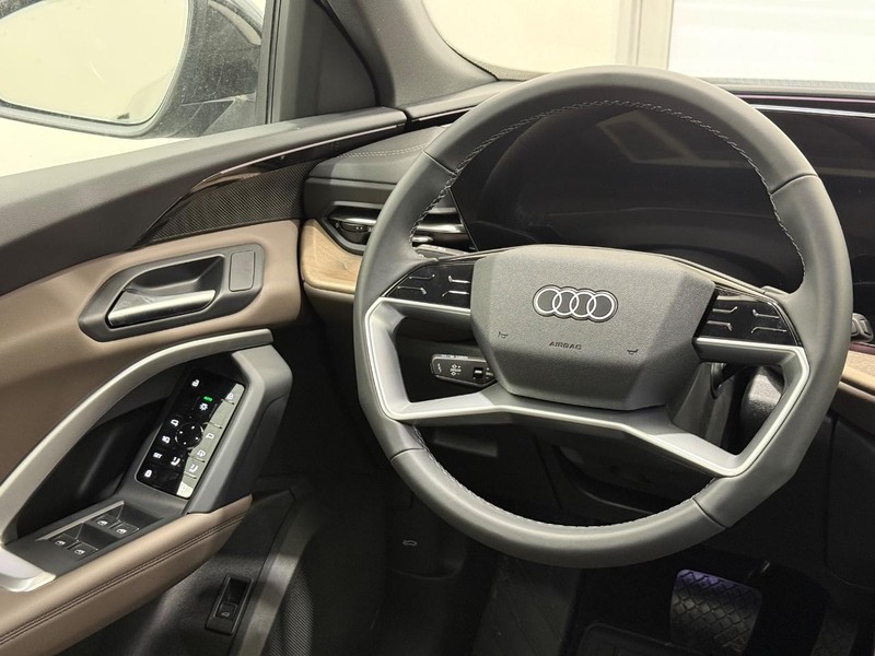 Audi Q5 Vehicle Image 8