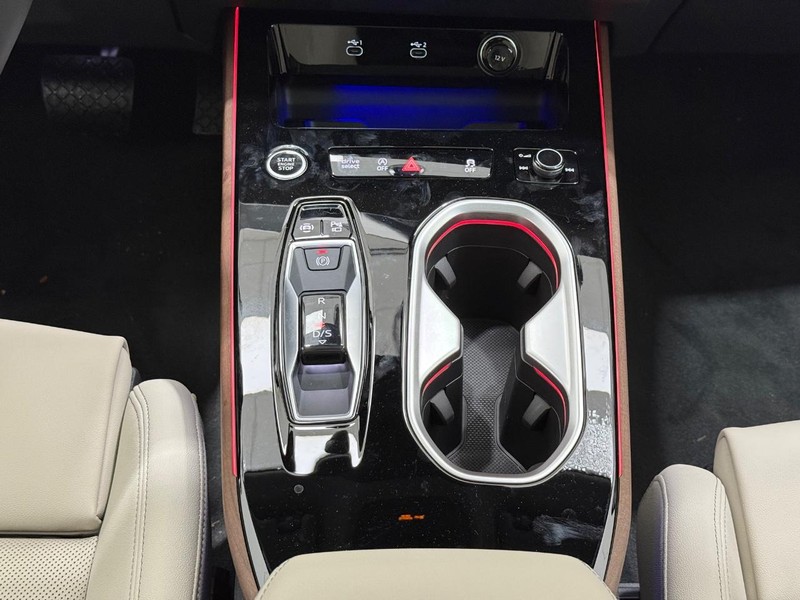 Audi A6 Sedan Vehicle Image 8