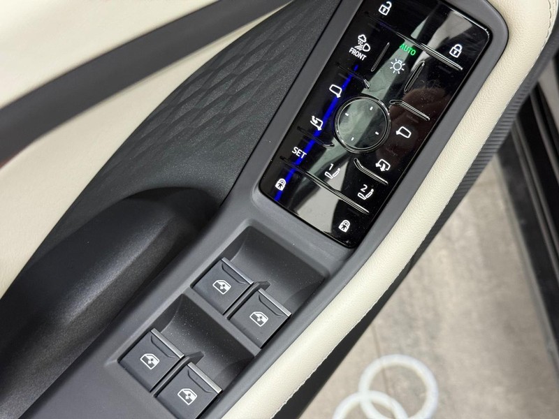 Audi A6 Sedan Vehicle Image 14