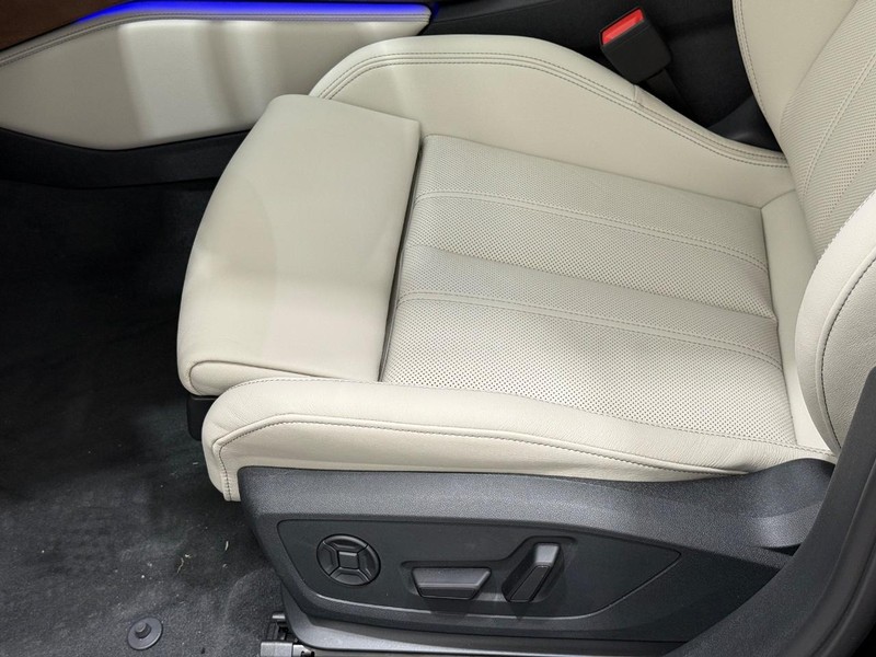 Audi A6 Sedan Vehicle Image 15