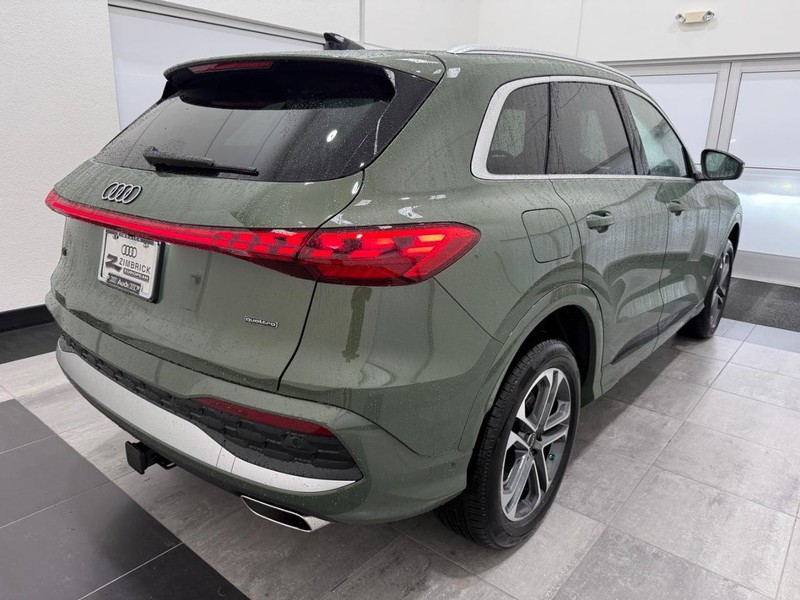 Audi Q5 Vehicle Image 2